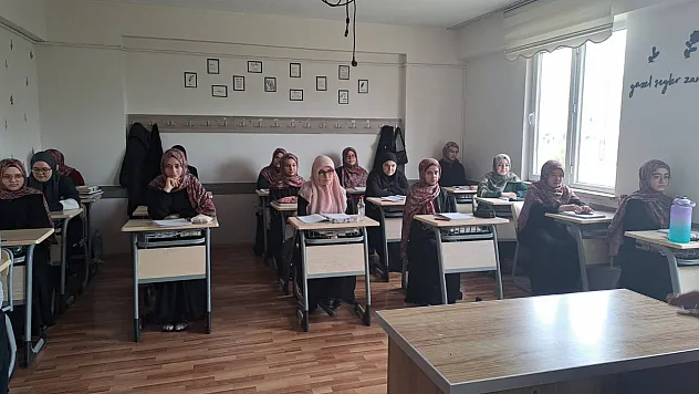Müftü İmamoğlu, Kursiyerlerle Bir Araya Geldi