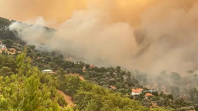 Muğla'da Yangın Paniği! Alevler Hastaneye Dayandı, Evler Boşaltıldı