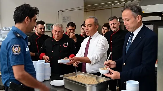 Muharrem Ayında Emniyet Personeline Aşure İkramı