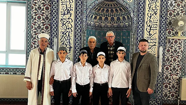 Muhtar Sezgin, Genç Hafızları Unutmadı