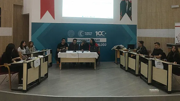 Münazara Müsabaka Eğitimleri Yapıldı