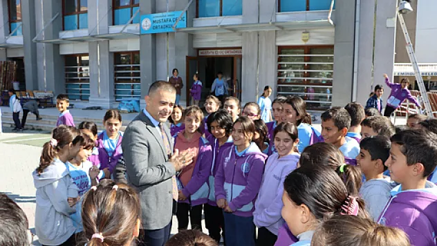 Mustafa Çekiç Ortaokulu'nda tadilat çalışmaları devam ediyor