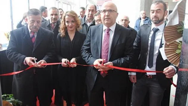 Müteahhitlerin işleri, Kale ile kolay