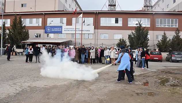 Öğrenci Yurtlarında Gerçek Gibi Tatbikat
