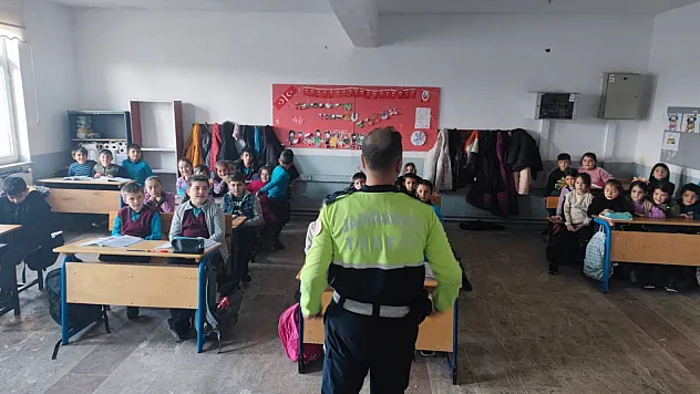 Öğrenciler Trafik Kuralları Hakkında Bilgilendirildi