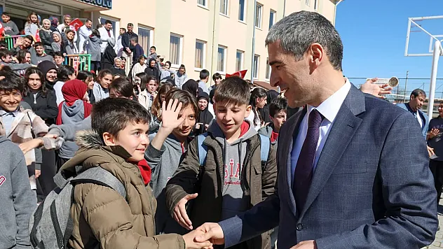 Öğrenciler Vali Aktaş'a, Ramazan Sokağını Gezdirdi