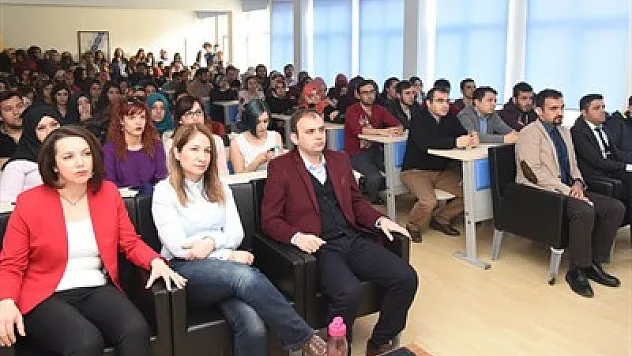 Öğrencilere kan bağışının önemi anlatıldı