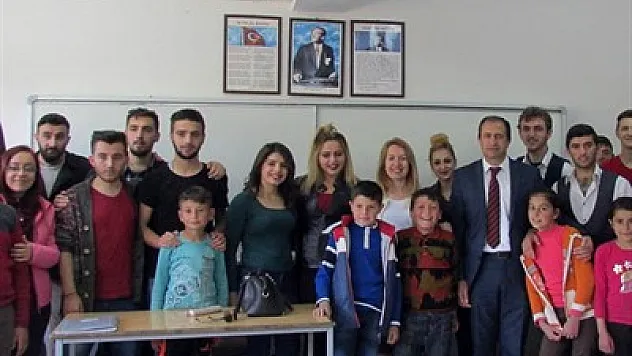 Öğrencilere kitap hediye edildi – Kocatepe Gazetesi