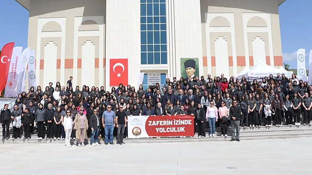 'Öğrencilerimizi Milli Bilinç Ve Tarih Şuuru İle Donatacağız'