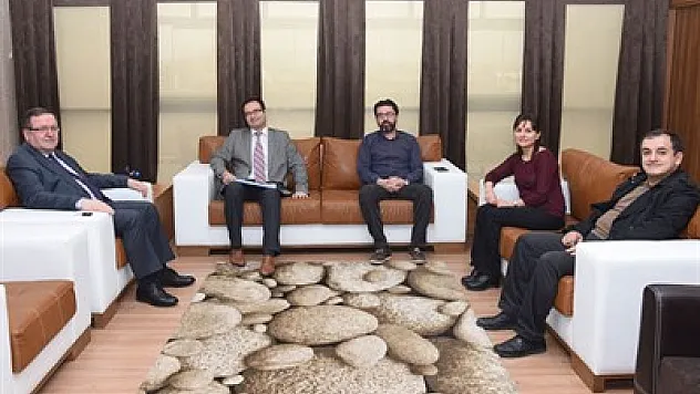 Öğretim Üyelerinden Solak’a ziyaret – Kocatepe Gazetesi