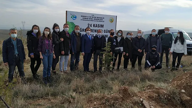 Öğretmenlerin hatıraları bu fidanlarla yaşayacak