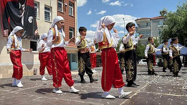 Okul Bahçesi Şenlik Alanına Döndü