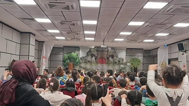 Okul Öncesi Öğrencileri 'Akıllı Tavşan Momo' Müzikaline Katıldı