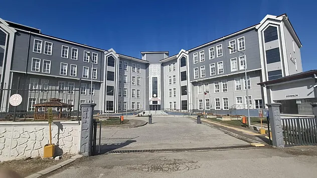 Okulda Darp İddiasına Milli Eğitim El Koydu