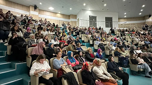 Omurga Sağlığı Eğitimlerinden 1275 Öğretmen Faydalandı