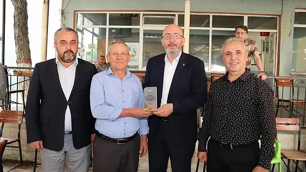 Önsay'dan Hatay Koordinasyon Deposunda görev yapan aşçılara plaket