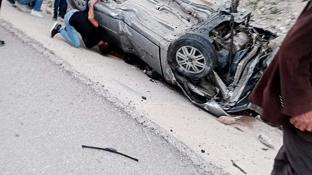 Önünde giden araca çarptı: 3’ü ağır, 5 yaralı
