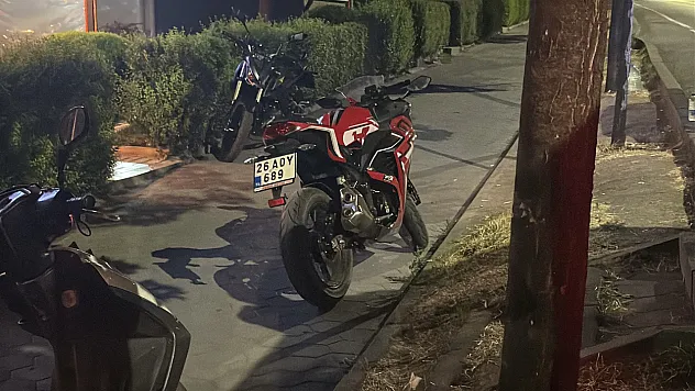 Önüne Köpek Fırlayan Motosikletli, Kaza Yapıp Kendi Çağırdığı Ambulansı Reddetti
