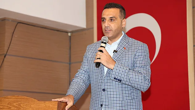 Onur Emrah Yıldız Kimdir? Çiğli Belediye Başkanı Onur Emrah Yıldız Hangi Partiden, Nereli, Kaç Yaşında?