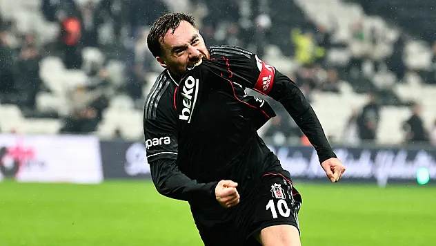 Orkun Kökçü Golü Attı, Afyon Öksüzler Okulu'na Selam Gönderdi