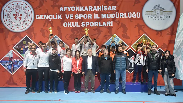 Osmanköy Ortaokulu Takımı Floor Curling'de Birinci Oldu
