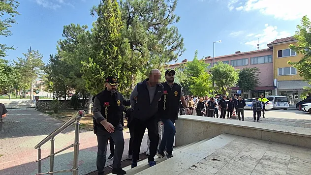 Oto Galerici Gencin Ölümüyle İlgili Ağabey Ve Kuzen Tutuklandı
