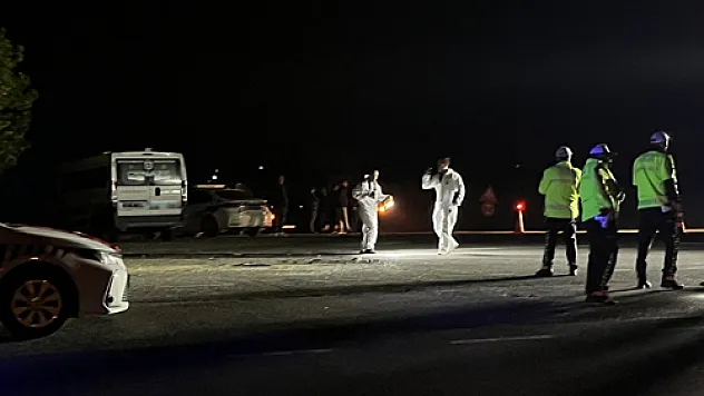 Otomobil kamyona arkadan çarptı: 2 ölü