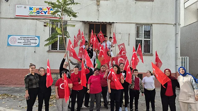 Özel Bireylerden Cumhuriyet İçin Çok Özel Kutlama