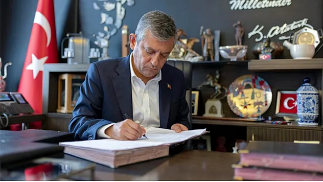 Özgür Özel'in Ardından CHP'de Deprem! İşte İstifa Eden Milletvekili Sayısı