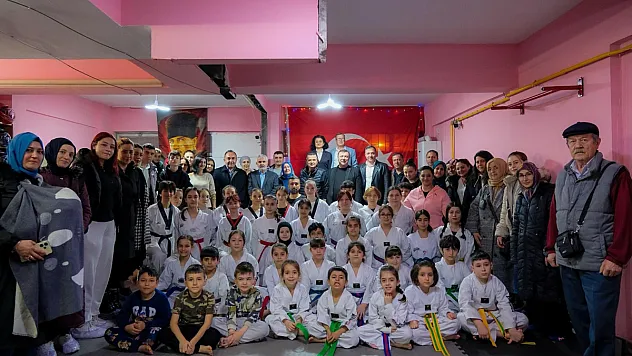 Özkan Alp Minik Taekwondocular İle Buluştu