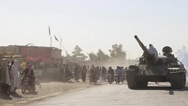 Pakistan, Afganistan'a Savaş İlan Etti