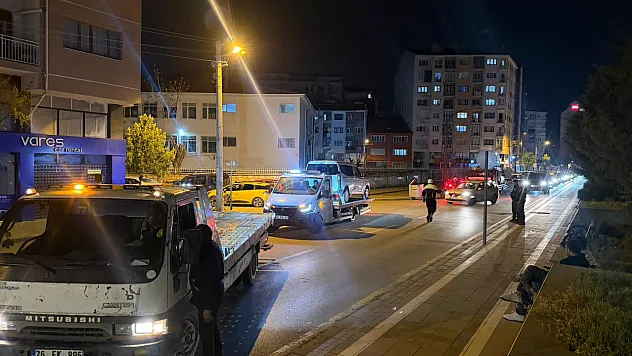 Park Yasağını İhlal Eden 33 Araç Gece Toplandı