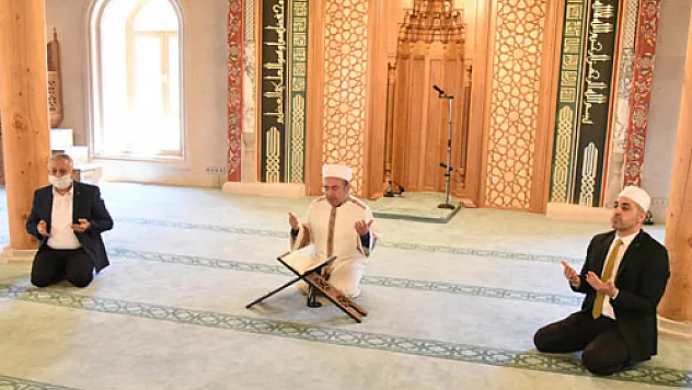 Paşa Camii’nde ilk  Kur’an-ı Kerim okundu