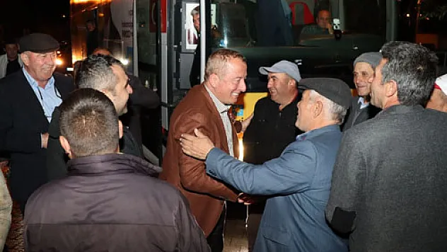 'Pazarağaç'a 21 yıldır yapılmayan halı sahayı ben yapacağım'