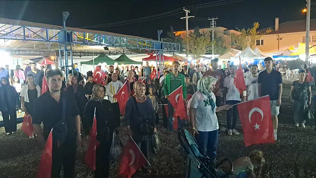 Pazaryeri'nde 30 Ağustos Coşkusu: 5 Bin Kişiye Türk Bayrağı Dağıtıldı