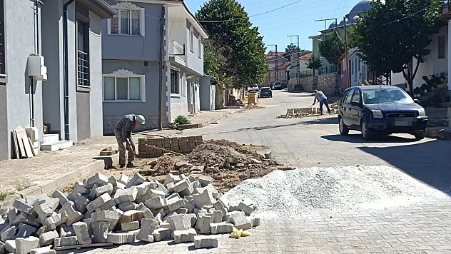 Pazaryeri'nde Kaldırım Onarım Çalışmaları Hız Kazandı