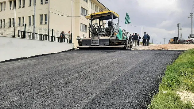 Pazaryeri'nde sıcak asfalt dökümü için çalışmalara başlanıldı