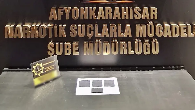 Polis Araçta Uyuşturucu Ele Geçirdi
