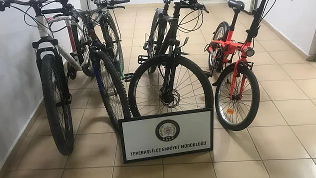 Polis ekiplerinin operasyonunda 5 çalıntı bisiklet ele geçirildi