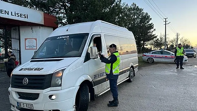 Polis Ve Jandarma Ekiplerinden Okul Servislerine Denetim