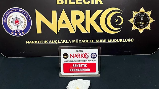 Polisin Dikkati Ele Verdi! Araçtan Bonzai Ham Maddesi Çıktı