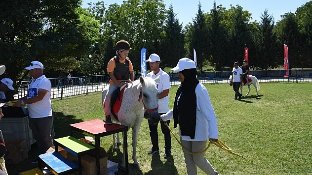 Pony Atlarıyla Buluşan Çocuklar Keyifli Anlar Yaşadı