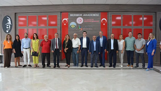 Posta Gazetesi yöneticileri, mermer kenti İscehisar’da
