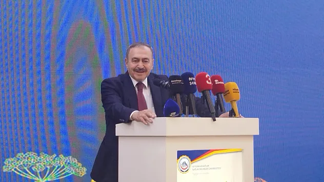Prof. Dr Eroğlu Uyardı: İlaçların Türkiye'de Üretilmesi Lazım