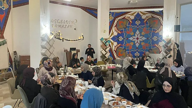 'Ramazan'da Gençlerle Bir Araya Gelmeyi Önemsiyoruz'