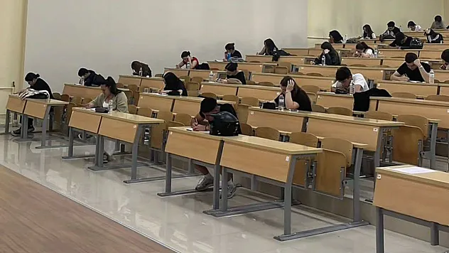 Rektör Aslan'dan, AFSÜ Personeline YKS Teşekkürü