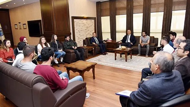 Rektör Karakaş öğrencileri dinledi – Kocatepe Gazetesi