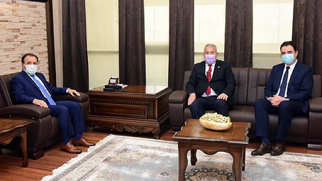 Rektör Karakaş’a nezaket ziyareti