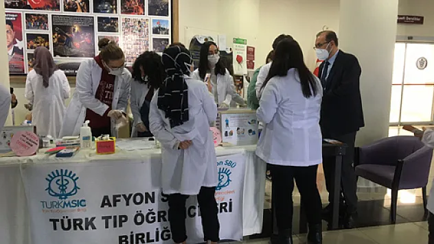 Rektör Okumuş, farkındalık amacıyla şekerini ölçtürdü