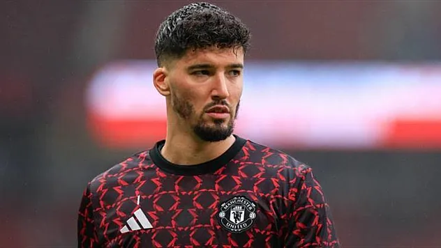 Ruben Amorim'den Altay Bayındır'a Şans